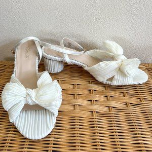 MUCCCUTE: Bow Knot Heeled Sandals Ankle Buckle Strap / White
